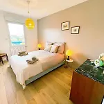 Calme Avec Balcon Prive & Vue Sur *