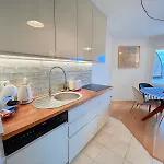 Calme Avec Balcon Prive & Vue Sur *