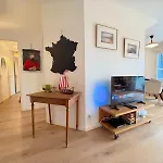 Calme Avec Balcon Prive & Vue Sur Apartamento *