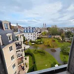 Calme Avec Balcon Prive & Vue Sur *