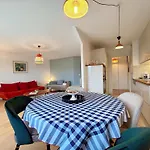 Apartament Calme Avec Balcon Prive & Vue Sur