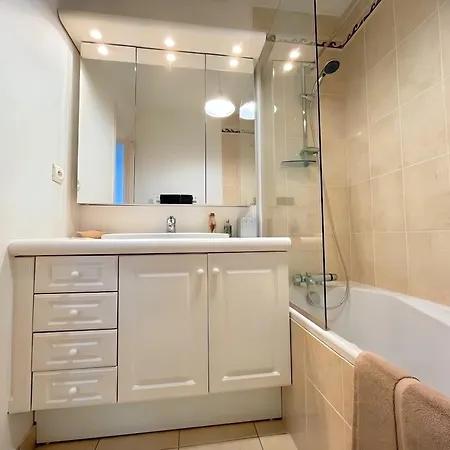 Calme Avec Balcon Prive & Vue Sur