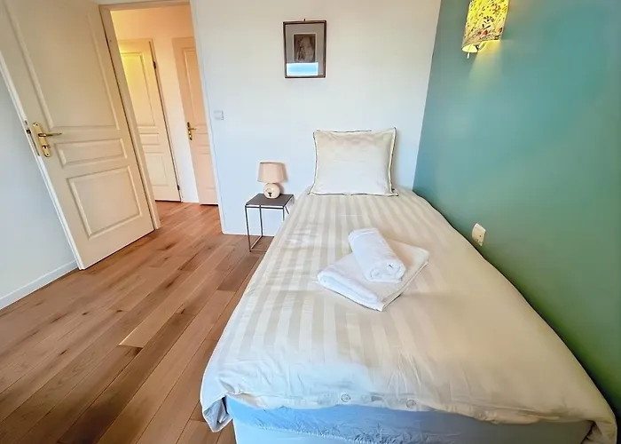 Apartman Calme Avec Balcon Prive & Vue Sur