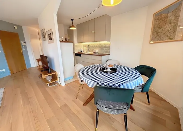 Calme Avec Balcon Prive & Vue Sur