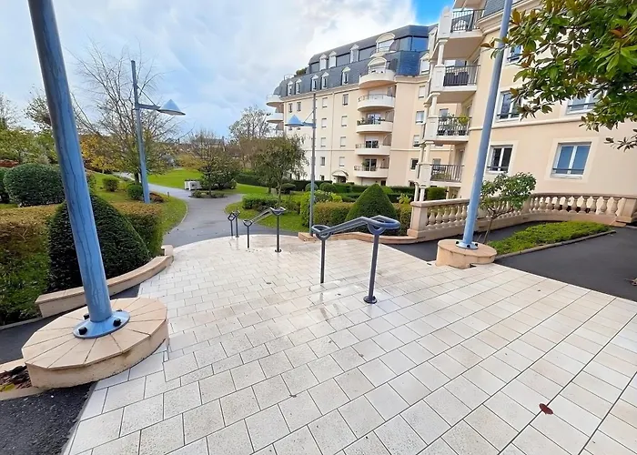 Calme Avec Balcon Prive & Vue Sur