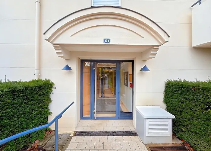 Calme Avec Balcon Prive & Vue Sur *